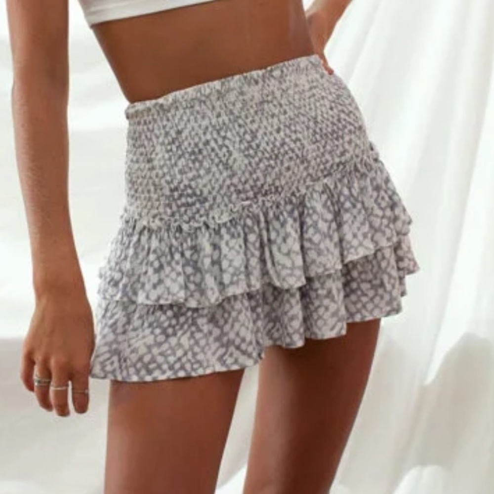 Isabelles cabinet Ruffle mini skirt- m/s/xs